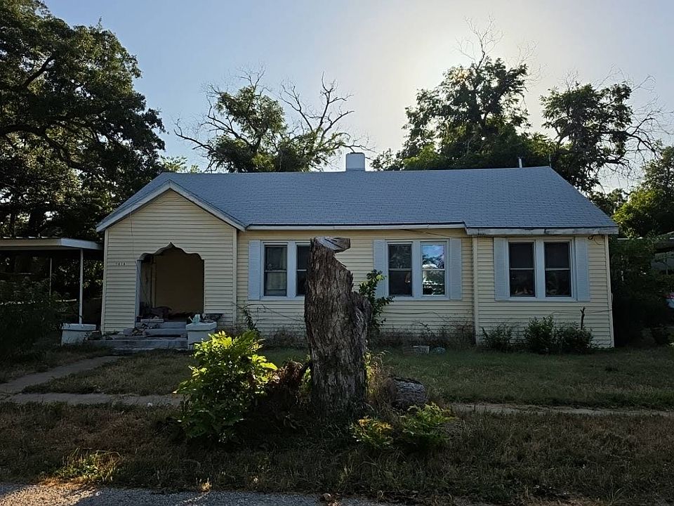 1st image of 1414 S College St