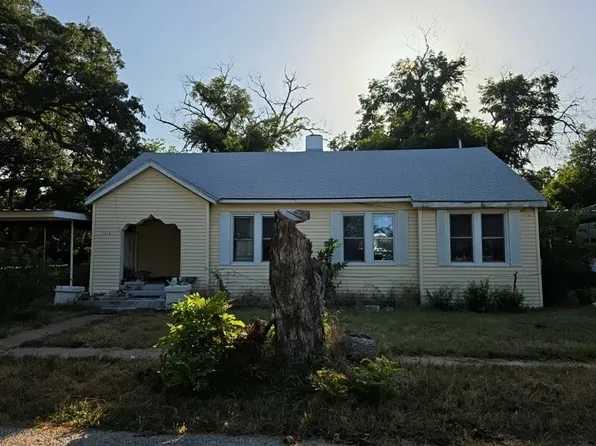 1414 S College St, Brady, TX 76825