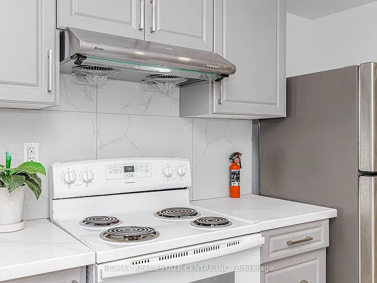 17 Scotia Dr #2 — Photo 11
