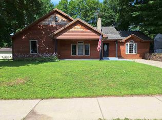 901 Main St, Gresham, WI 54128