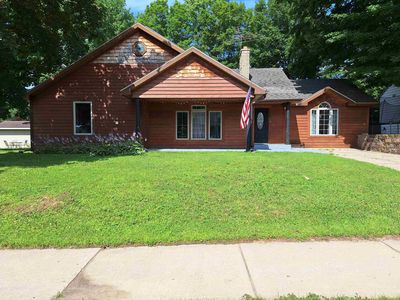 901 Main St, Gresham, WI, 54128