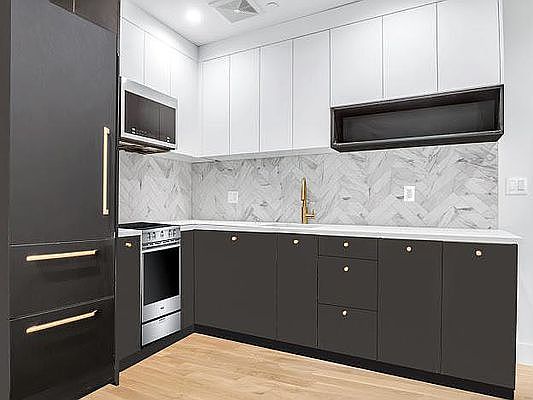 2nd image of 315 Winthrop St #3R