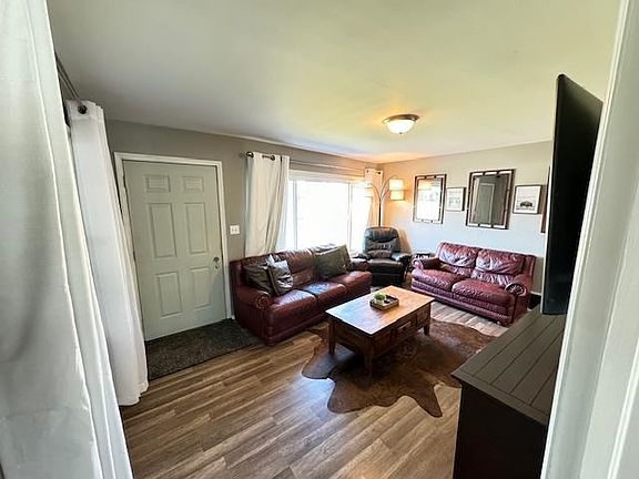 4th image of 528 E Joseph Ave