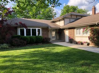 706 W 58th St, Westmont, IL