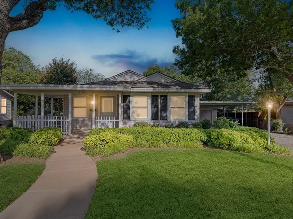 2200 Grandview Dr, Fort Worth, TX 76112