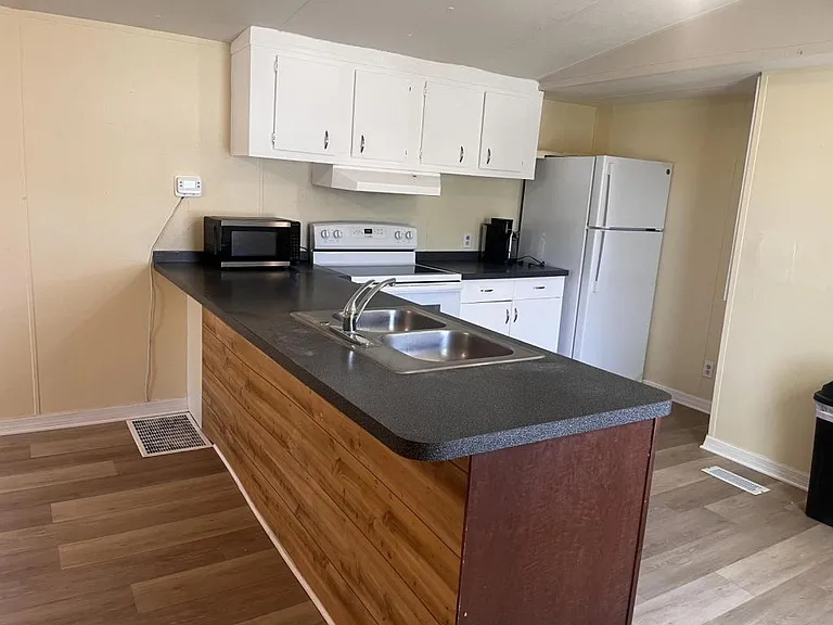 6610 Limerick Ave — Photo 5