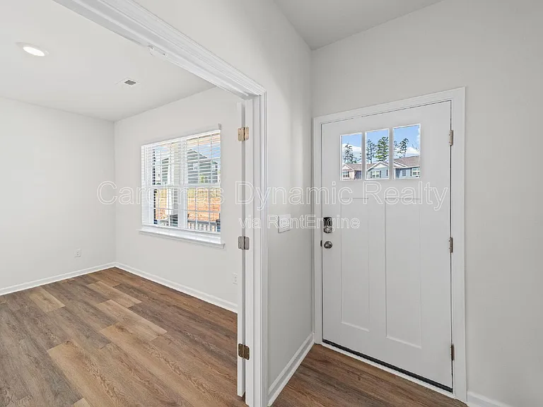 204 Calvin Creek Dr — Photo 6