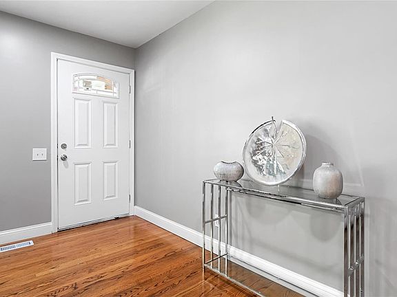 5th image of 139 Becky Thatcher Dr