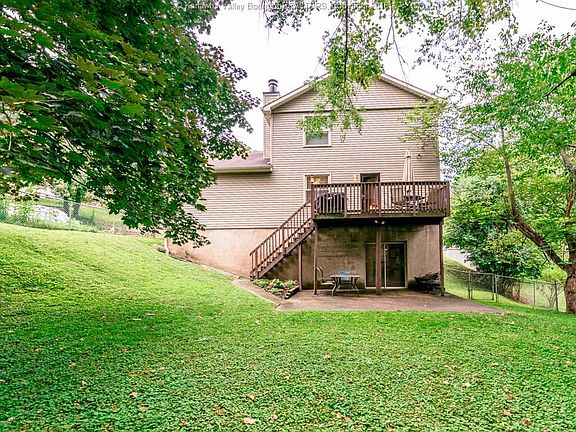 3rd image of 1004 Wilkie Dr