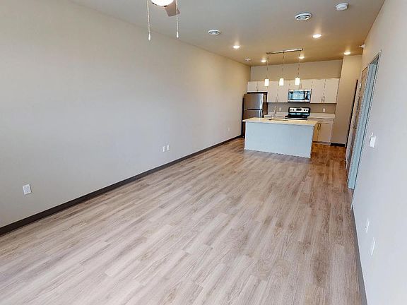 3rd image of 3305 Aurora Ave Unit 102