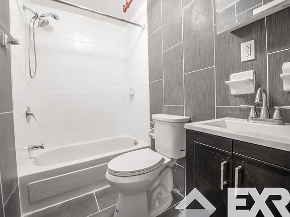 5th image of 1367 Dean St APT B1