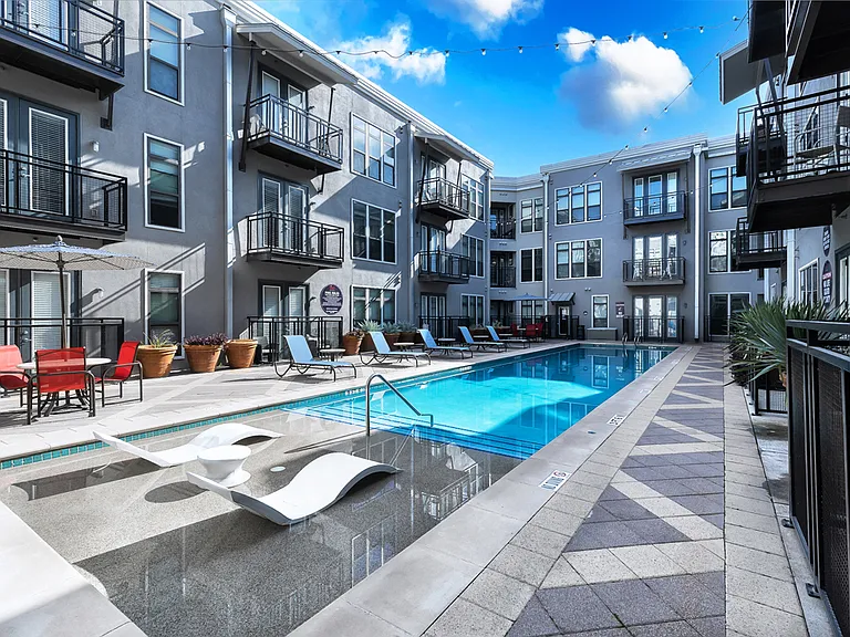 5th Street Commons Boutique Style Pool