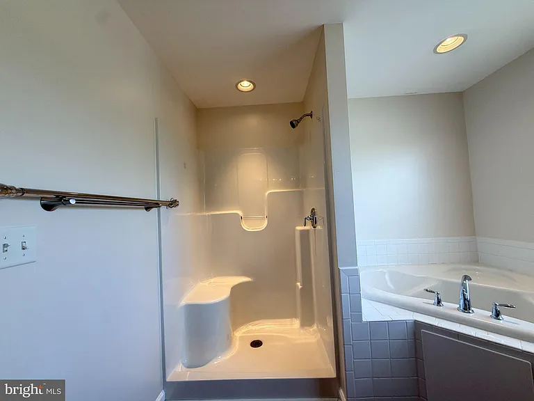 10 Meadow Court Gln — Photo 18