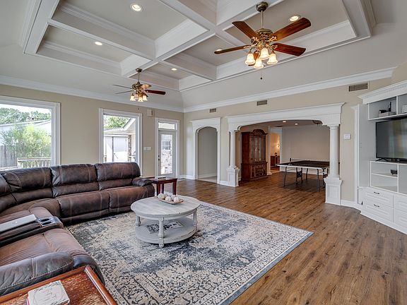 5th image of 2405 Katherine Dr