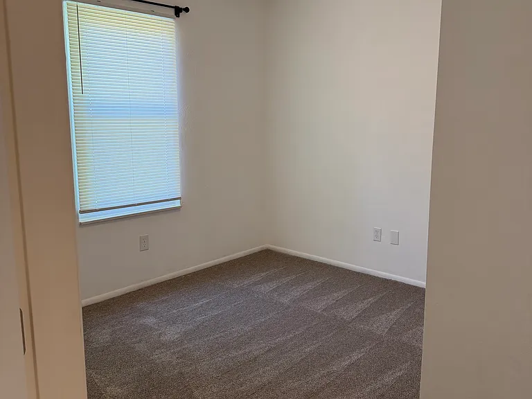 1022 Kenton Ave — Photo 9