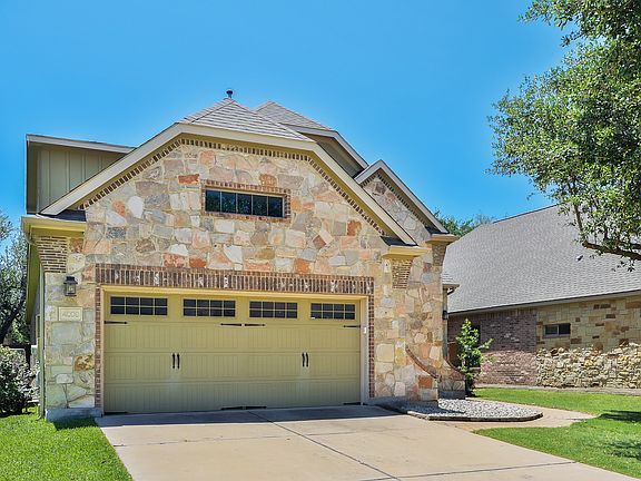 3rd image of 4006 Gloucester Dr