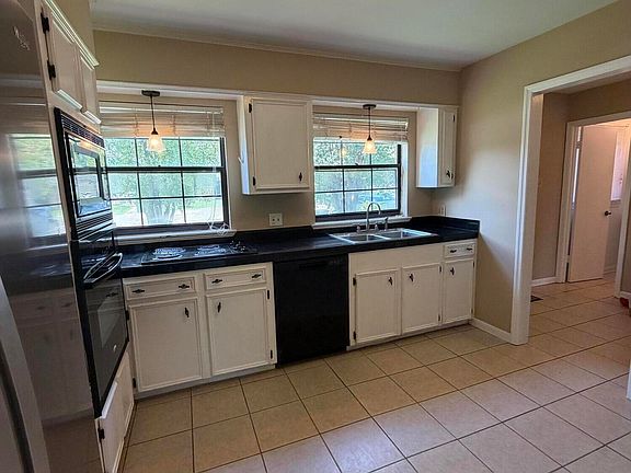 3rd image of 108 Brookwood Ln