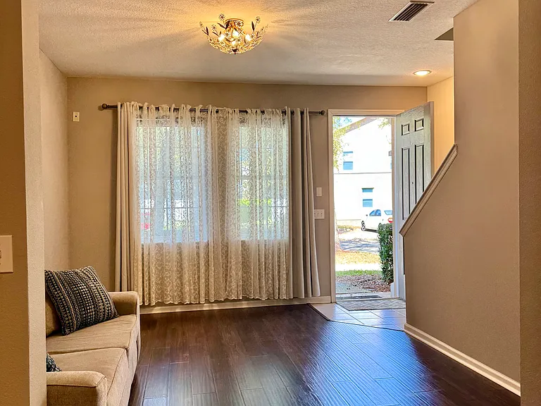 6212 High Tide Blvd — Photo 2