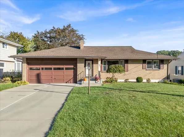 3005 Country Club Rd, Endwell, NY 13760