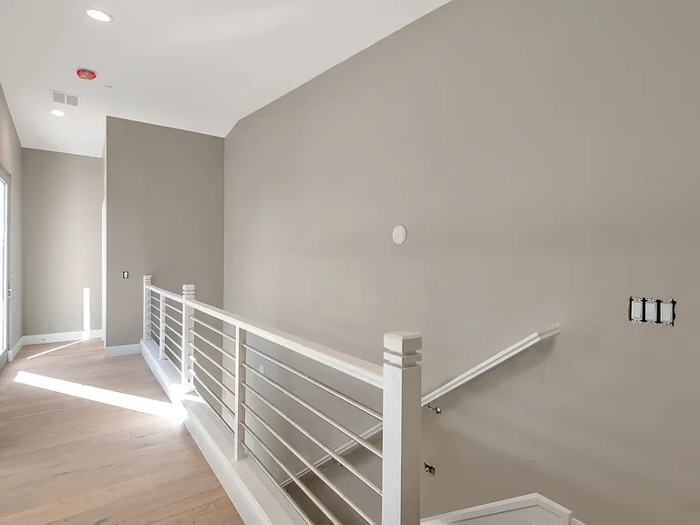 4525 N 40th St #6 — Photo 33