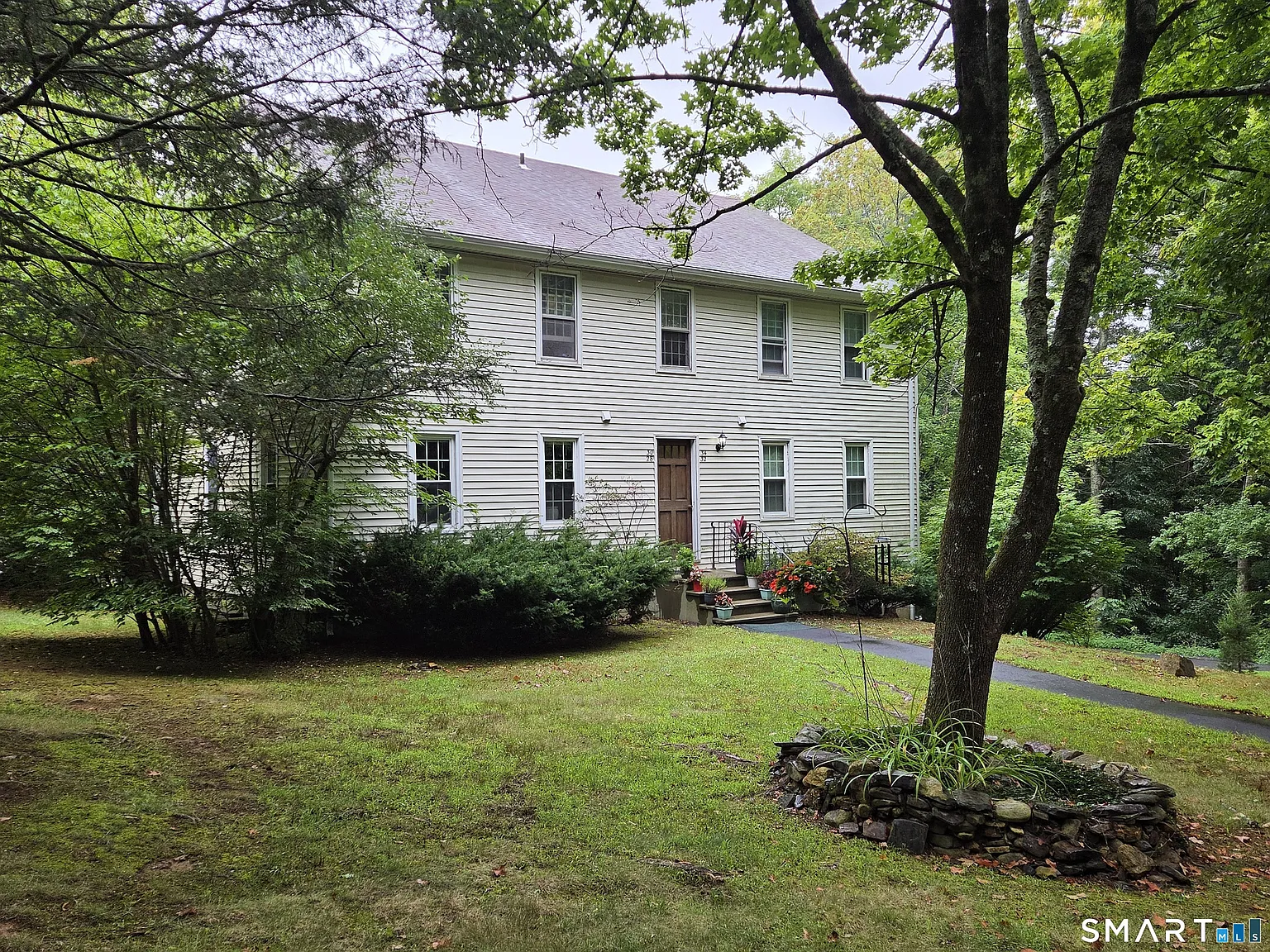 1 bed, 1.0 bath, 680 sqft, $900 — Photo 1