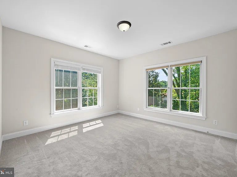1310 Forestwood Dr — Photo 24