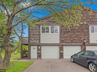 4968 Grenwich Trl N, Oakdale, MN 55128