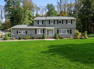 58 Sherbrook Dr, Berkeley Heights, NJ 07922