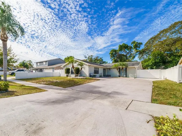 8204 Kirkwood Dr, Tampa, FL 33634