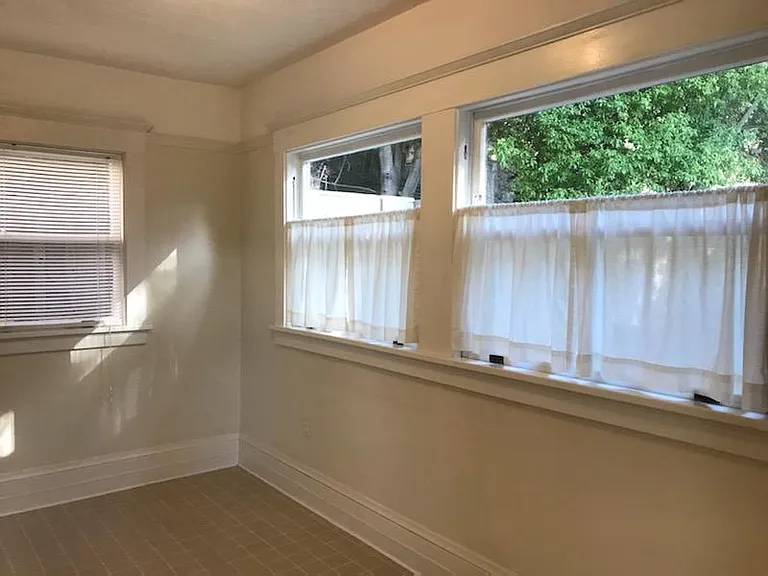 Viona Ave — Photo 10