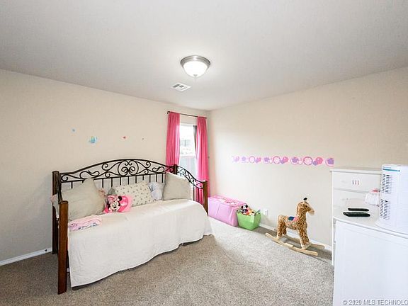4th image of 2701 W Huntsville St
