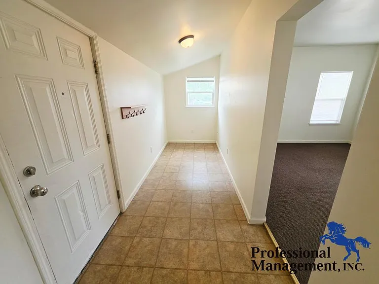 4115 State Ave — Photo 4