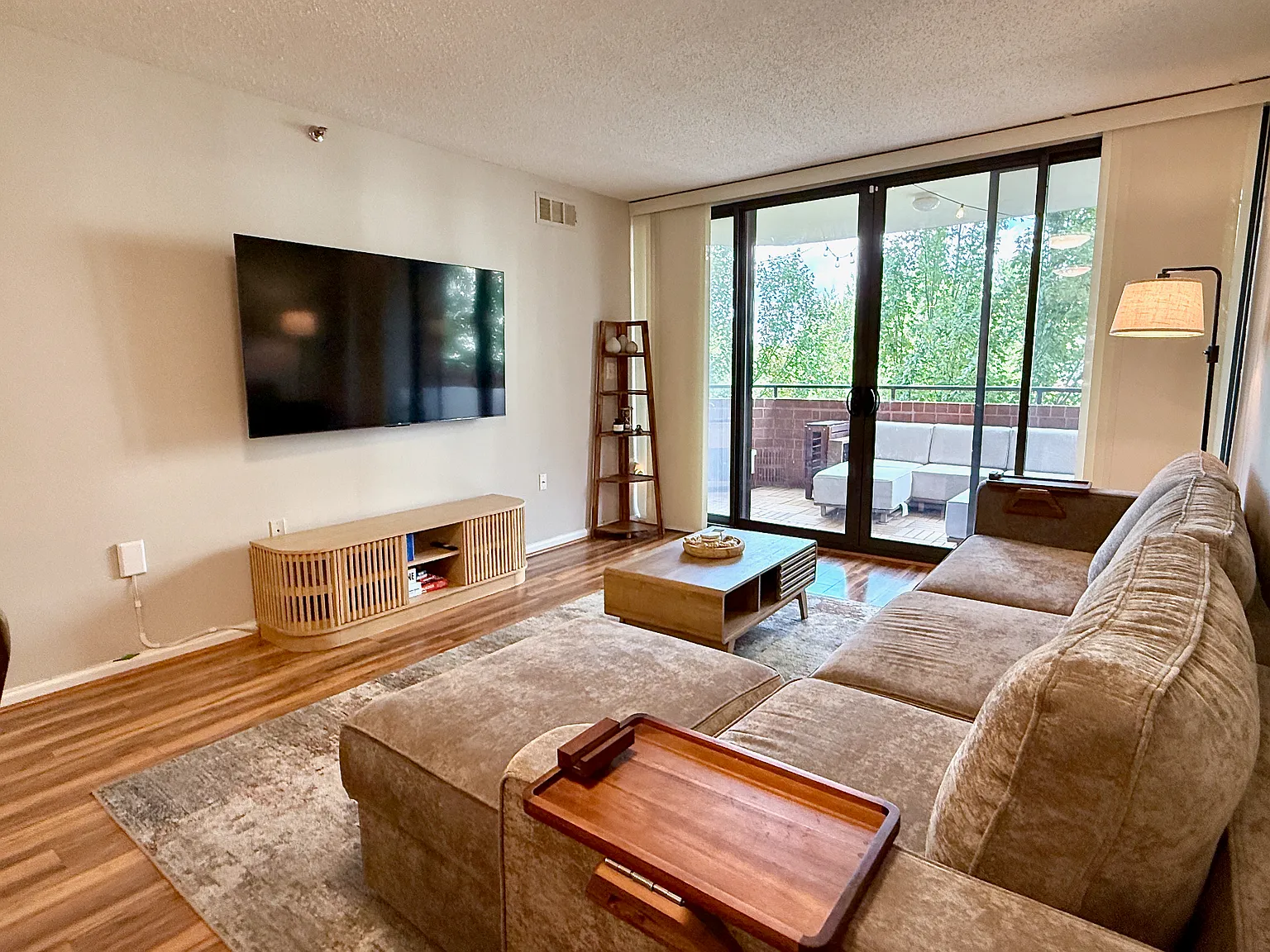 1 bed, 634 sqft, $3,250 — Photo 4