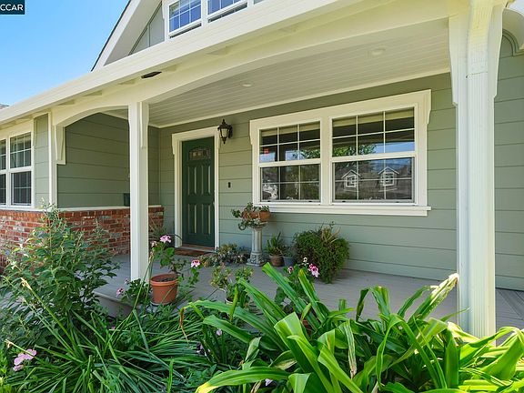 4th image of 1270 Windermere Way