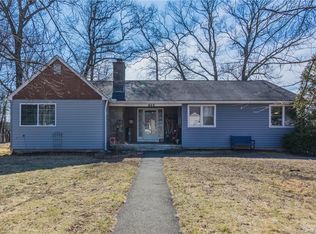 6 Crestwood Dr, Enfield, CT 06082