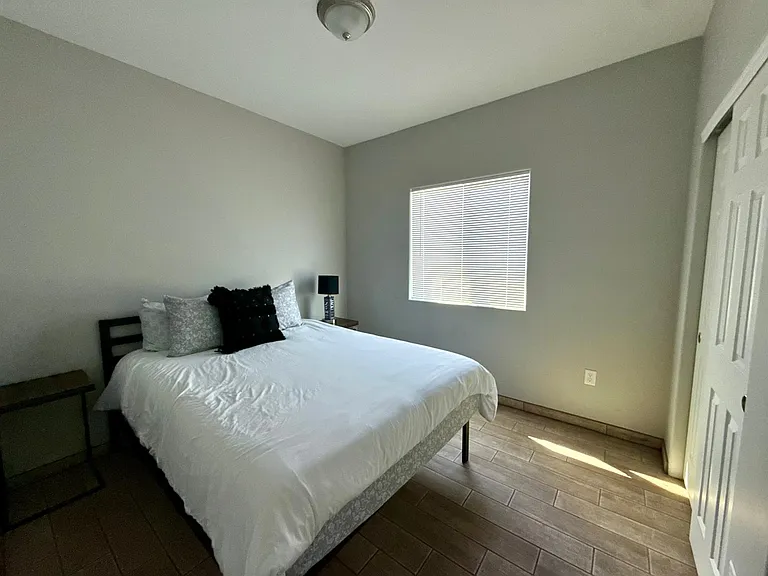 997 N Contzen Ave #1 — Photo 13