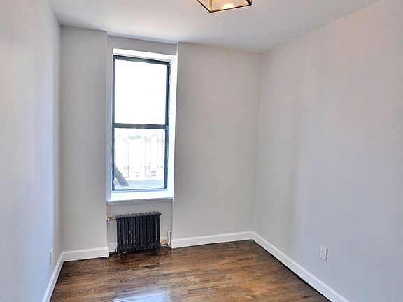3rd image of 1182 Putnam Ave #2E