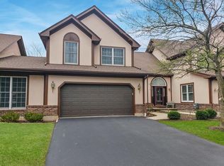 30287 Pebble Beach Cir, Genoa, IL 60135