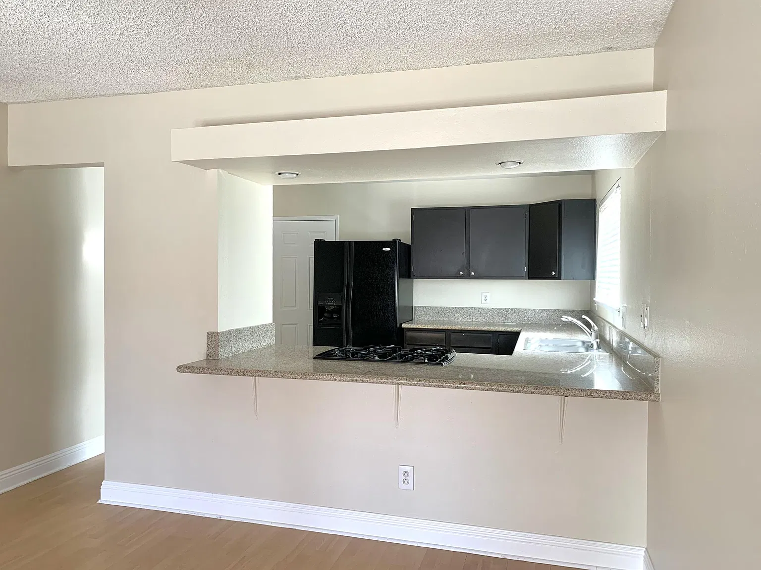 3 bed, 1620 sqft, $1,895 — Photo 3