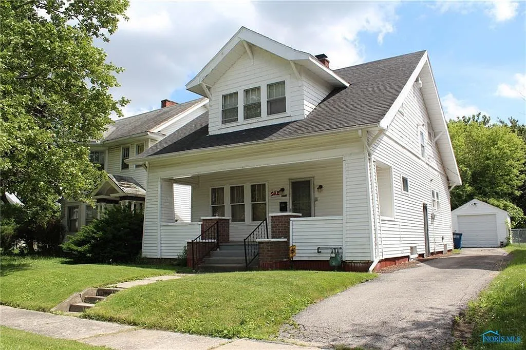 2007 Fernwood Ave photo 1