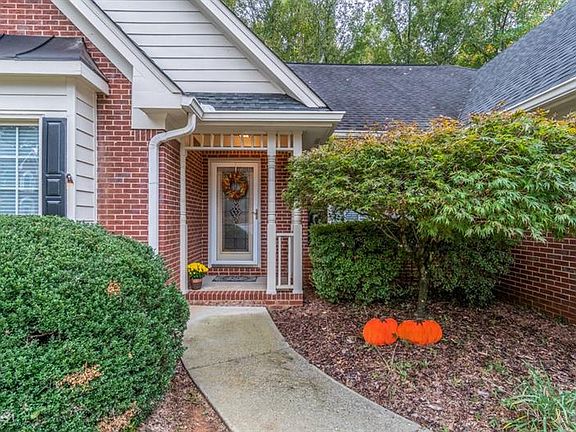 4th image of 931 Millvale Pl