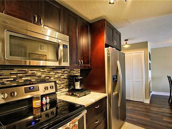 5th image of 900 NE 18th Ave APT 1203