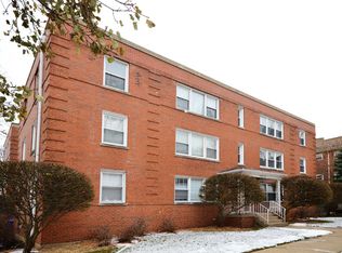 6829 N Hamilton Ave #302, Chicago, IL 60645