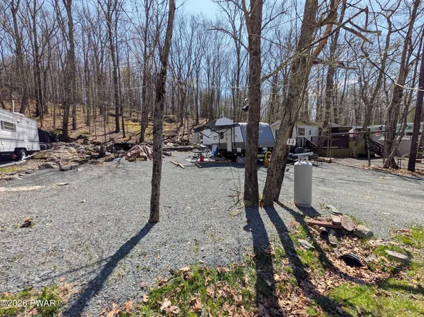 177 Shohola Ln, Shohola, PA 18458