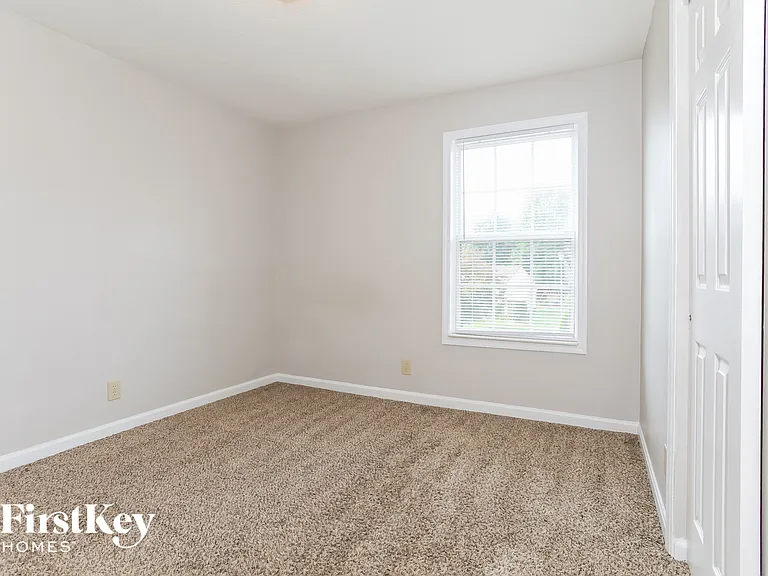 7386 Sterling Springs Way — Photo 11