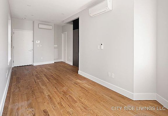 4th image of 1354 Jefferson Ave #3R