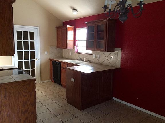 5th image of 805 Tioga Cir
