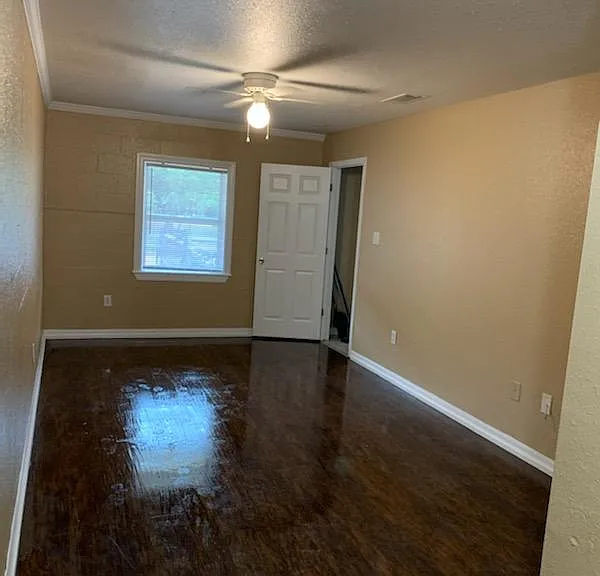 7621 County Road 2193 — Photo 4