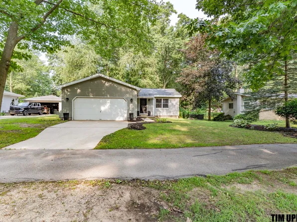 16661 152nd Ave, Spring Lake, MI 49456