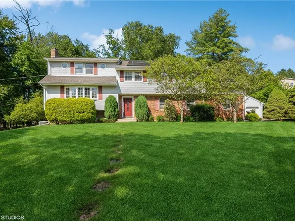 612 Knollwood Court, Valley Cottage, NY 10989